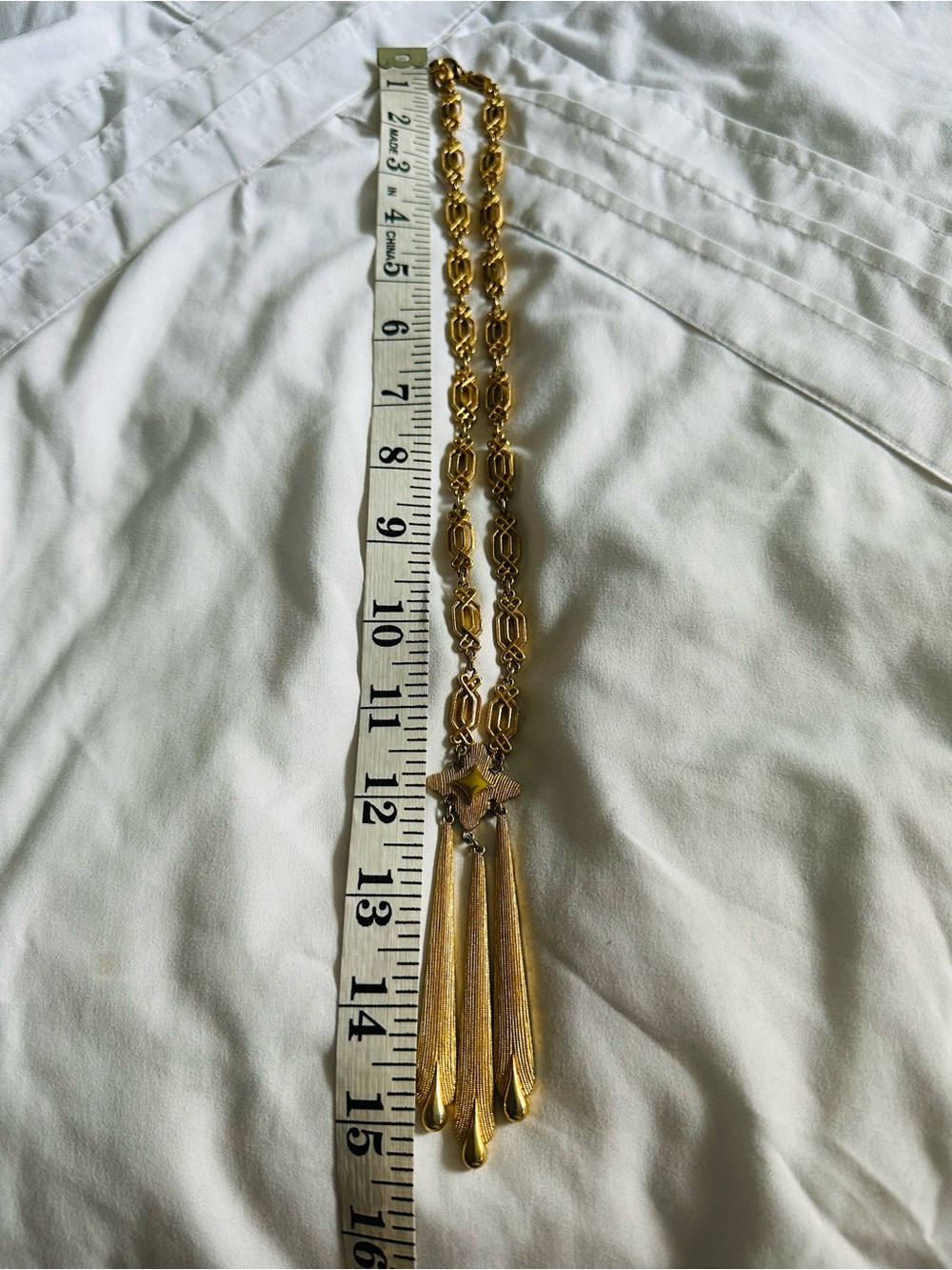 Vintage Crown Trifari Elegant Gold-Tone Pendant Necklace with Three Tassels - Picture 3 of 5